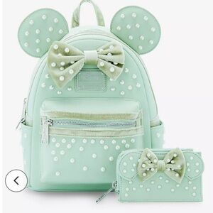 Loungefly NWT Disney Minnie Mouse Pearl Ears Mini
Backpack and wallet Set